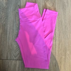 NVGTN wild berry signature 2.0 leggings size small